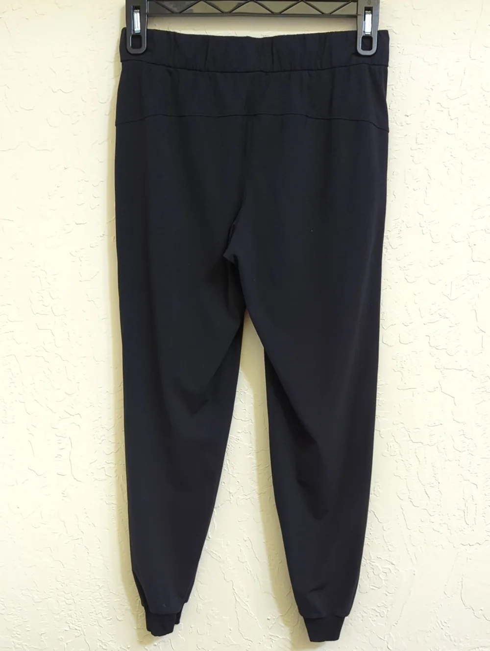 Lululemon Black On The Fly Jogger Size 6